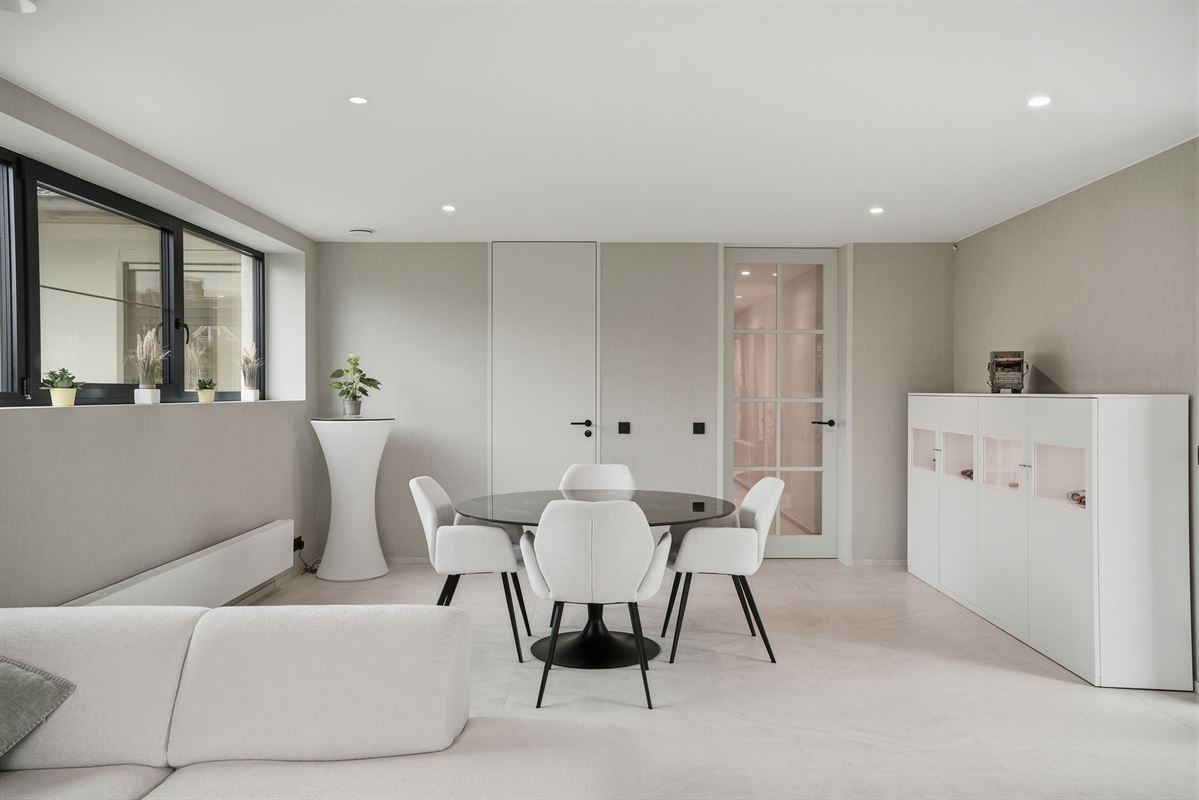 Exclusieve ruime villa op 1.988 m² - ideaal voor wie wonen wil combineren met een zelfstandig beroep