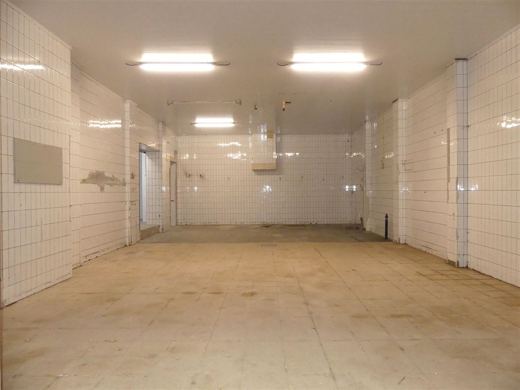 Loods, 204 m², uitermate geschikt voor opslag-/stockageruimte - toegankelijk via manuele toegangspoort