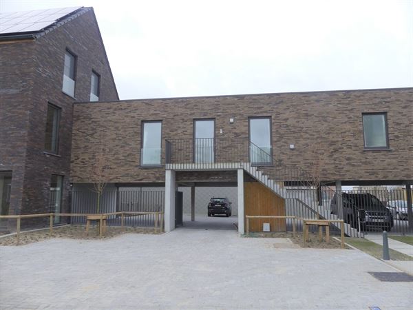 Buiten parkeerplaats op het woonerf "Noordvesten", langs de Kleine Dijk te Diksmuide - op wandelafstand v/h centrum