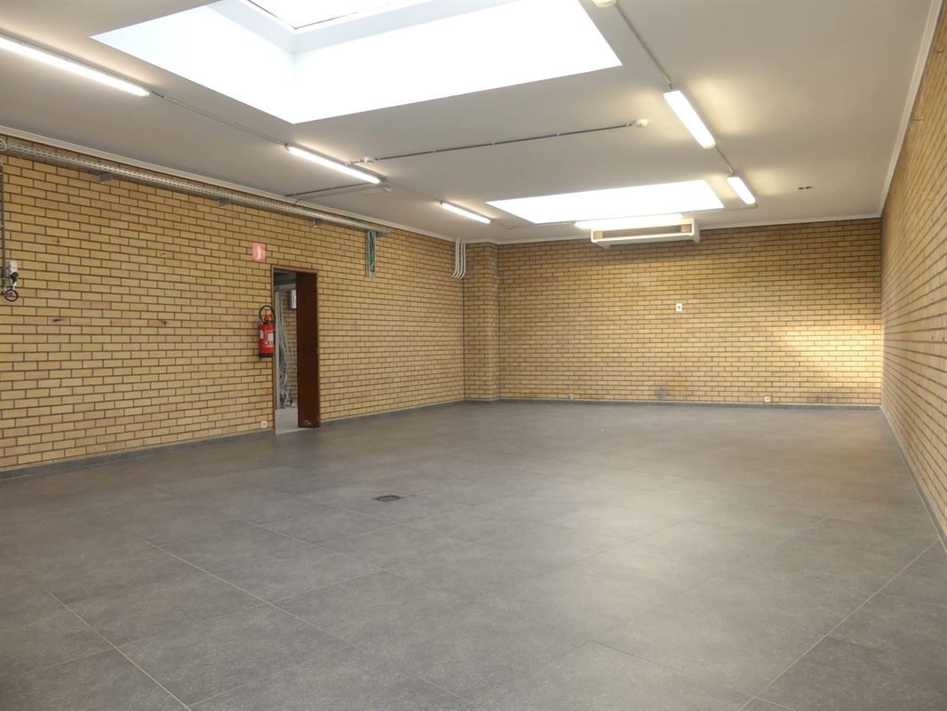 Veelzijdige handelsruimte in het centrum van de Boterstad