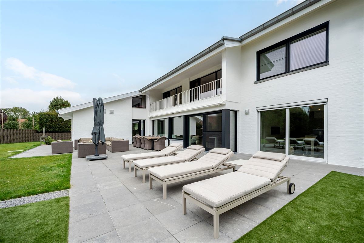 Exclusieve ruime villa op 1.988 m² - ideaal voor wie wonen wil combineren met een zelfstandig beroep