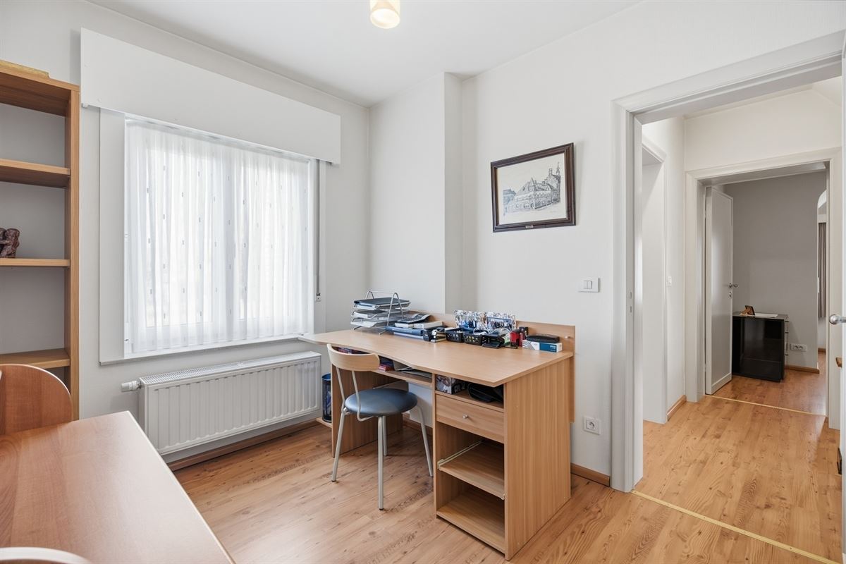 Ruime en solide halfopen bebouwing op 828 m²