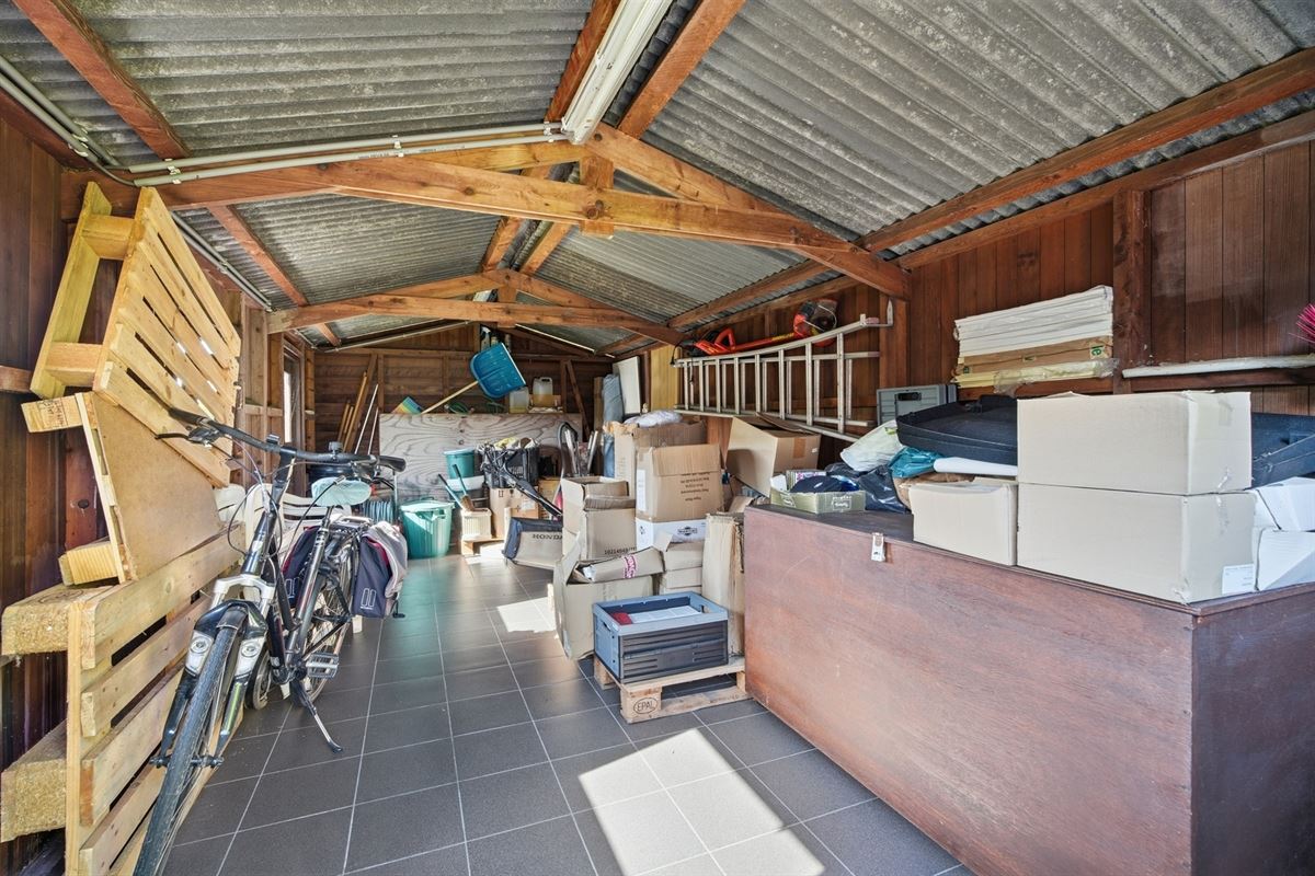 Ruime en solide halfopen bebouwing op 828 m²