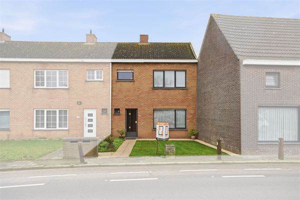 Gezellige woning met ruime garage te koop in Beerst