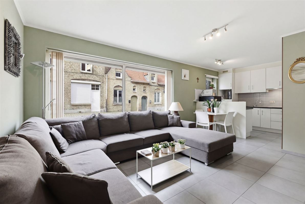 Instapklaar gelijkvloersappartement met terras in het centrum Diksmuide