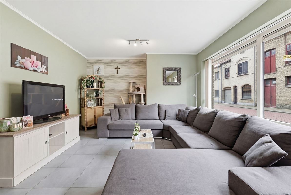 Instapklaar gelijkvloersappartement met terras in het centrum Diksmuide