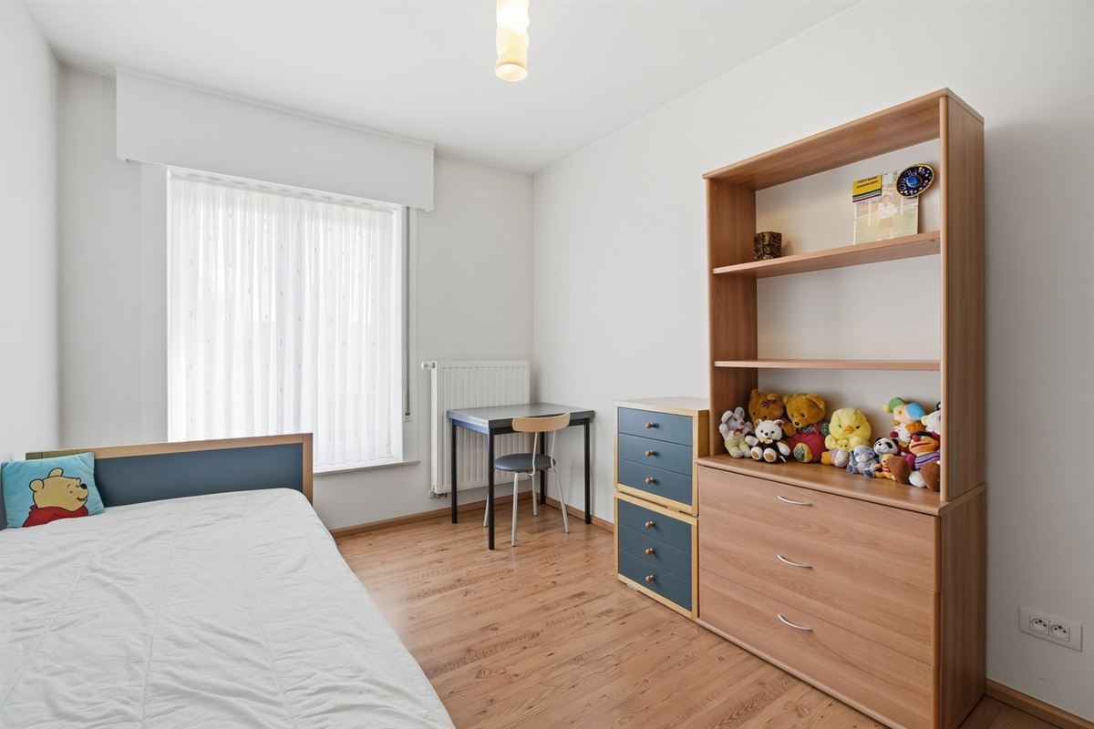 Ruime en solide halfopen bebouwing op 828 m²