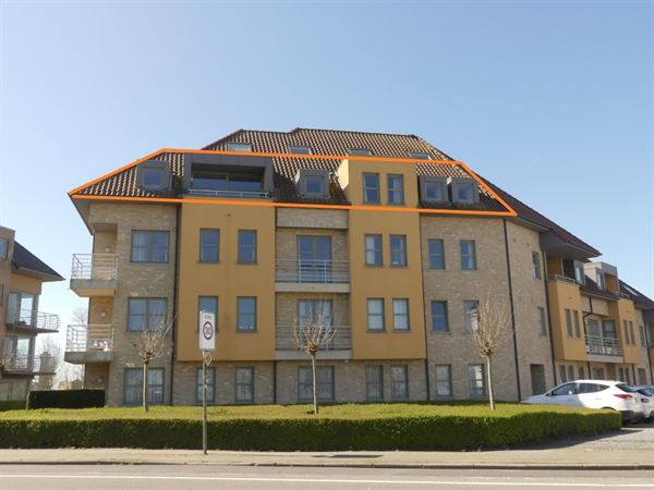 Ruim dakappartement met 2 slaapkamers en garage