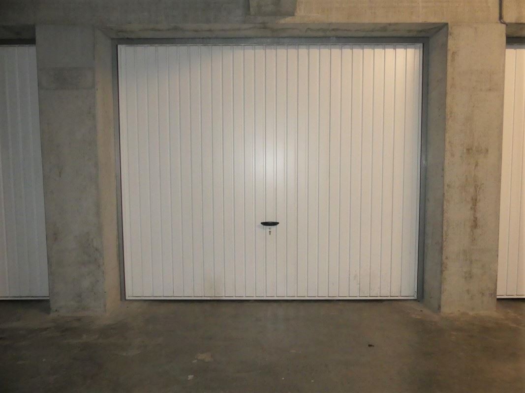 Ruim dakappartement met 2 slaapkamers en garage