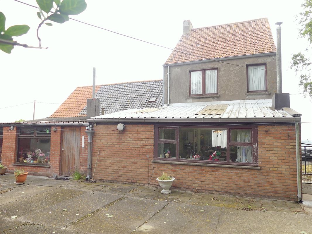 Te renoveren of te slopen alleenstaande woning op 1.080 m²