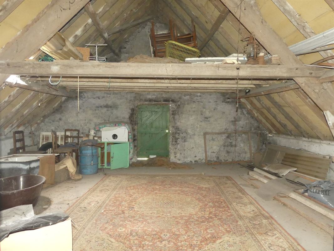 Te renoveren of te slopen alleenstaande woning op 1.080 m²