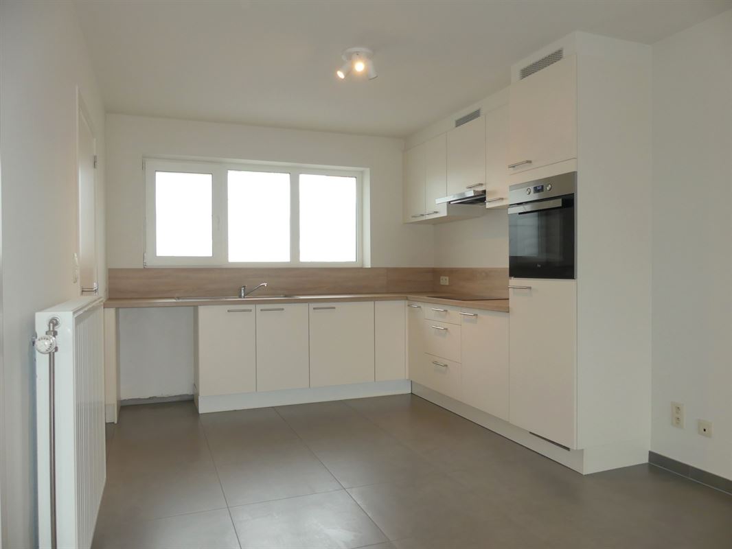 Instapklare woning met garage en tuintje in de woonkern van Beerst