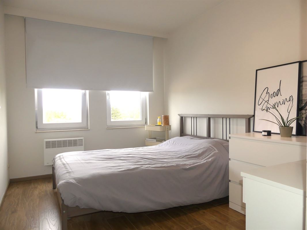 Ruim dakappartement met 2 slaapkamers en garage