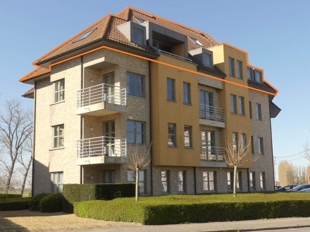 Ruim dakappartement met 2 slaapkamers en garage