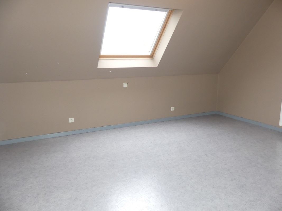Instapklare gezinswoning met garage en tuin nabij het centrum van Diksmuide