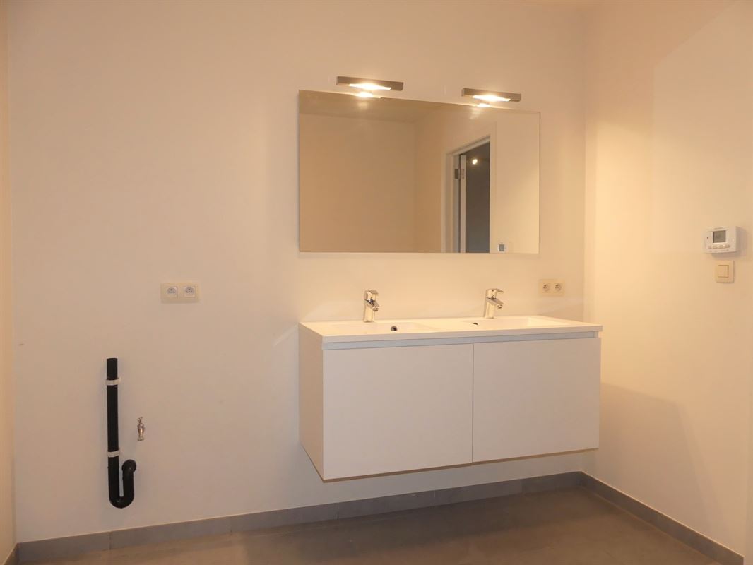 Instapklare woning met garage en tuintje in de woonkern van Beerst