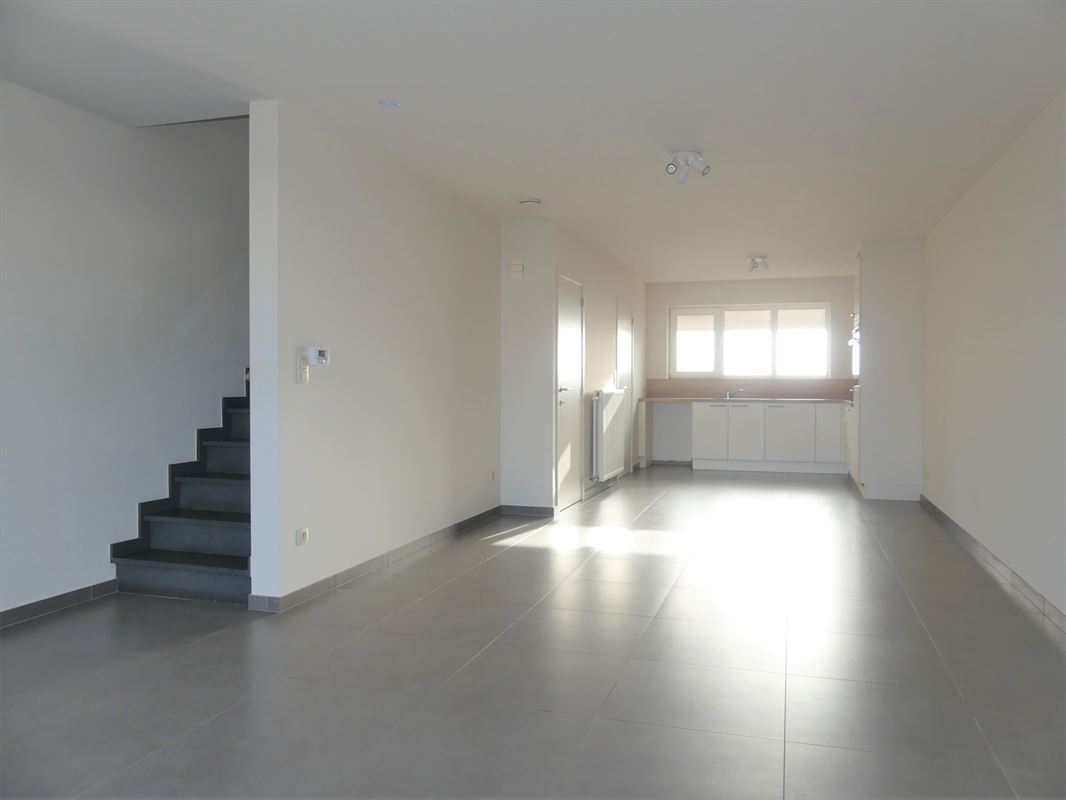 Instapklare woning met garage en tuintje in de woonkern van Beerst