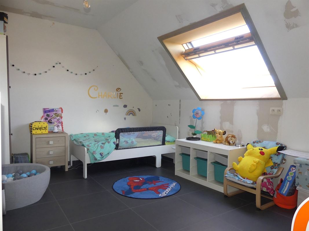 Instapklare lage energiewoning met 4 slaapkamers, 2 badkamers en tuin