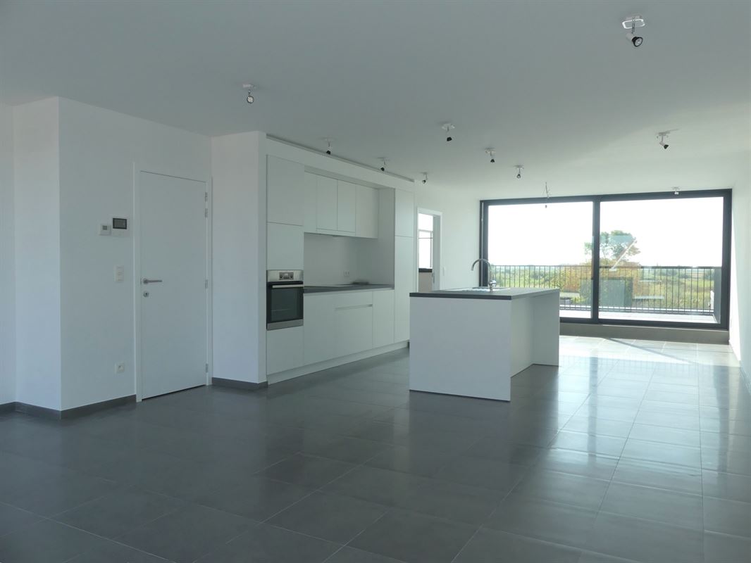 Recent nieuwbouw duplex-appartement met zonnig
