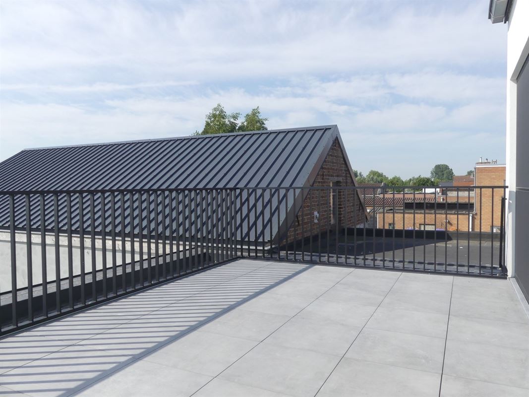 Recent nieuwbouw duplex-appartement met zonnig
