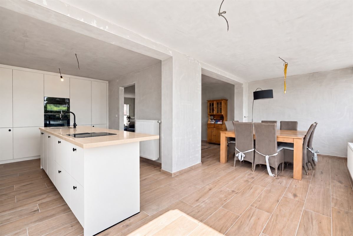 Gezinswoning met 4 slaapkamers, garage en zonnige tuin nabij het centrum van Diksmuide