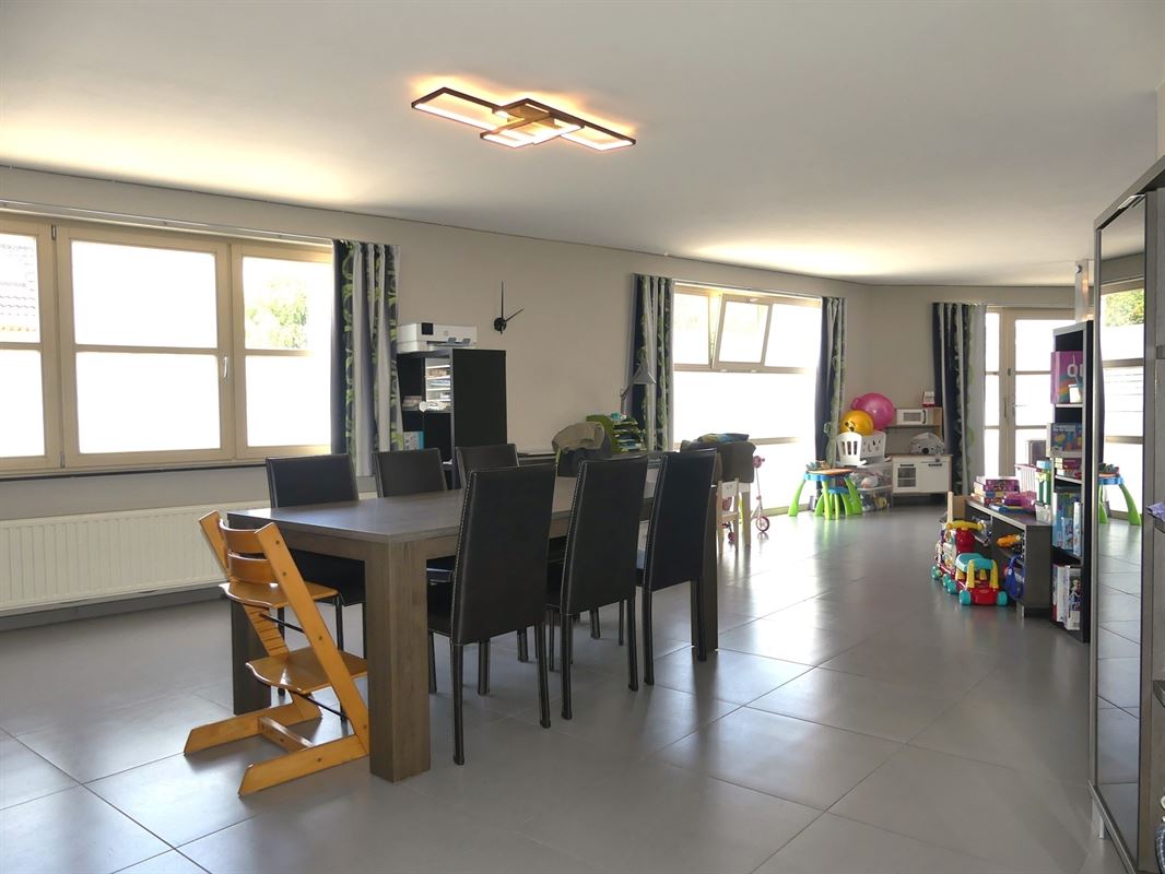 Instapklaar gelijkvloersappartement met garage