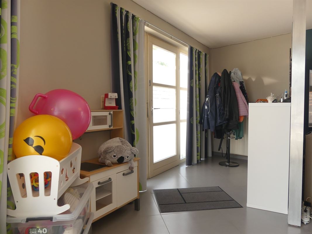 Instapklaar gelijkvloersappartement met garage