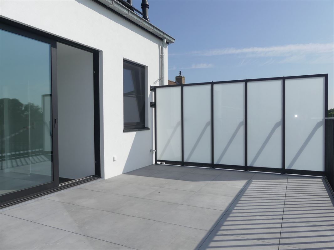 Recent nieuwbouw duplex-appartement met zonnig