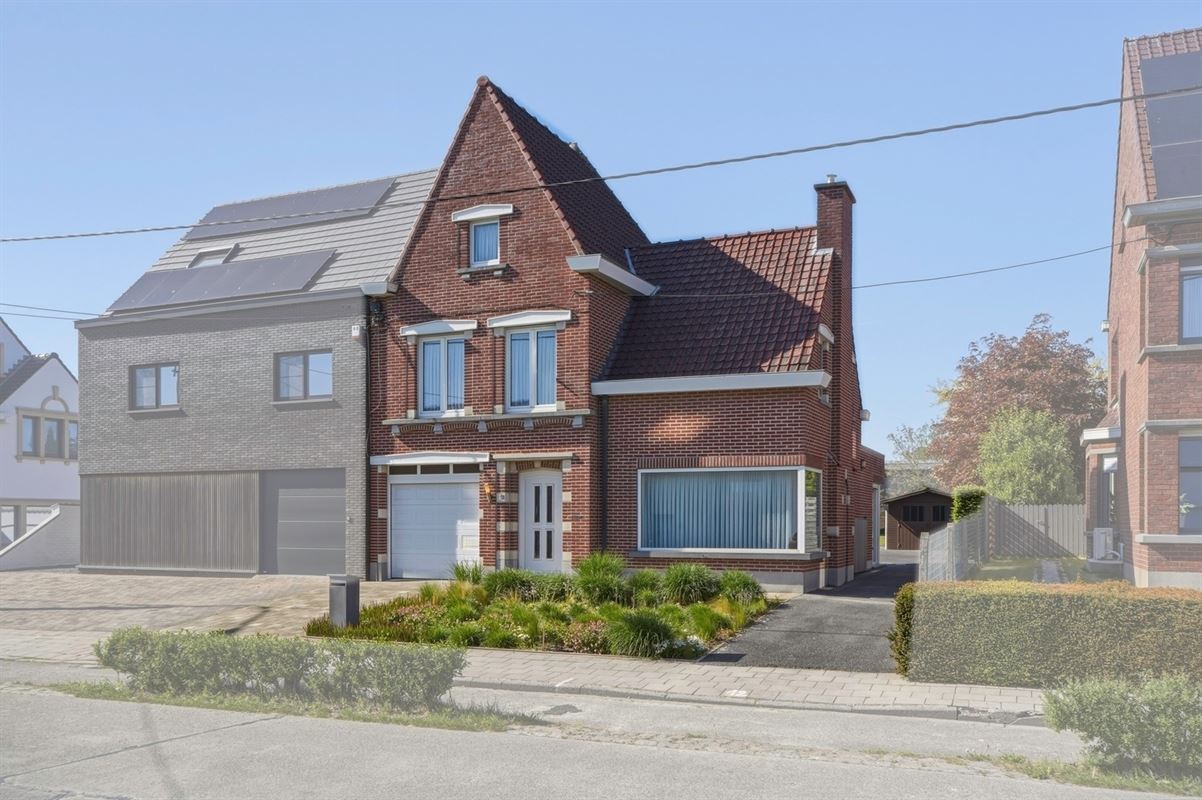 Ruime en solide halfopen bebouwing op 828 m²