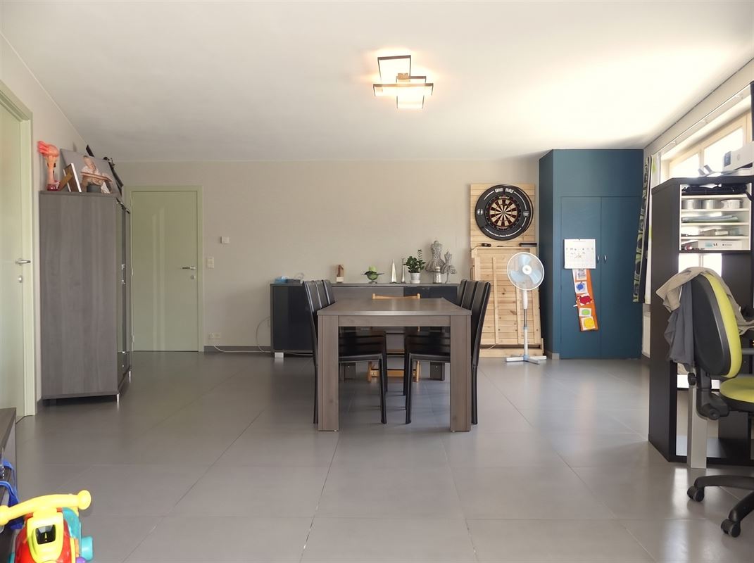 Instapklaar gelijkvloersappartement met garage