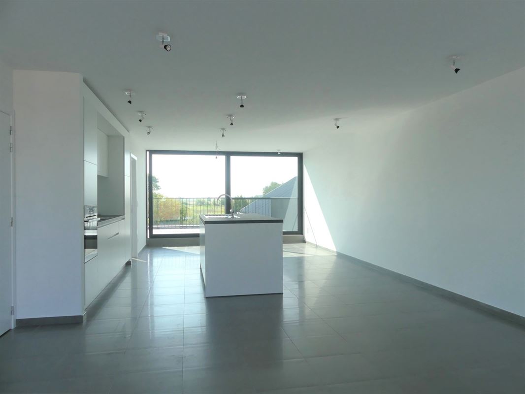 Recent nieuwbouw duplex-appartement met zonnig