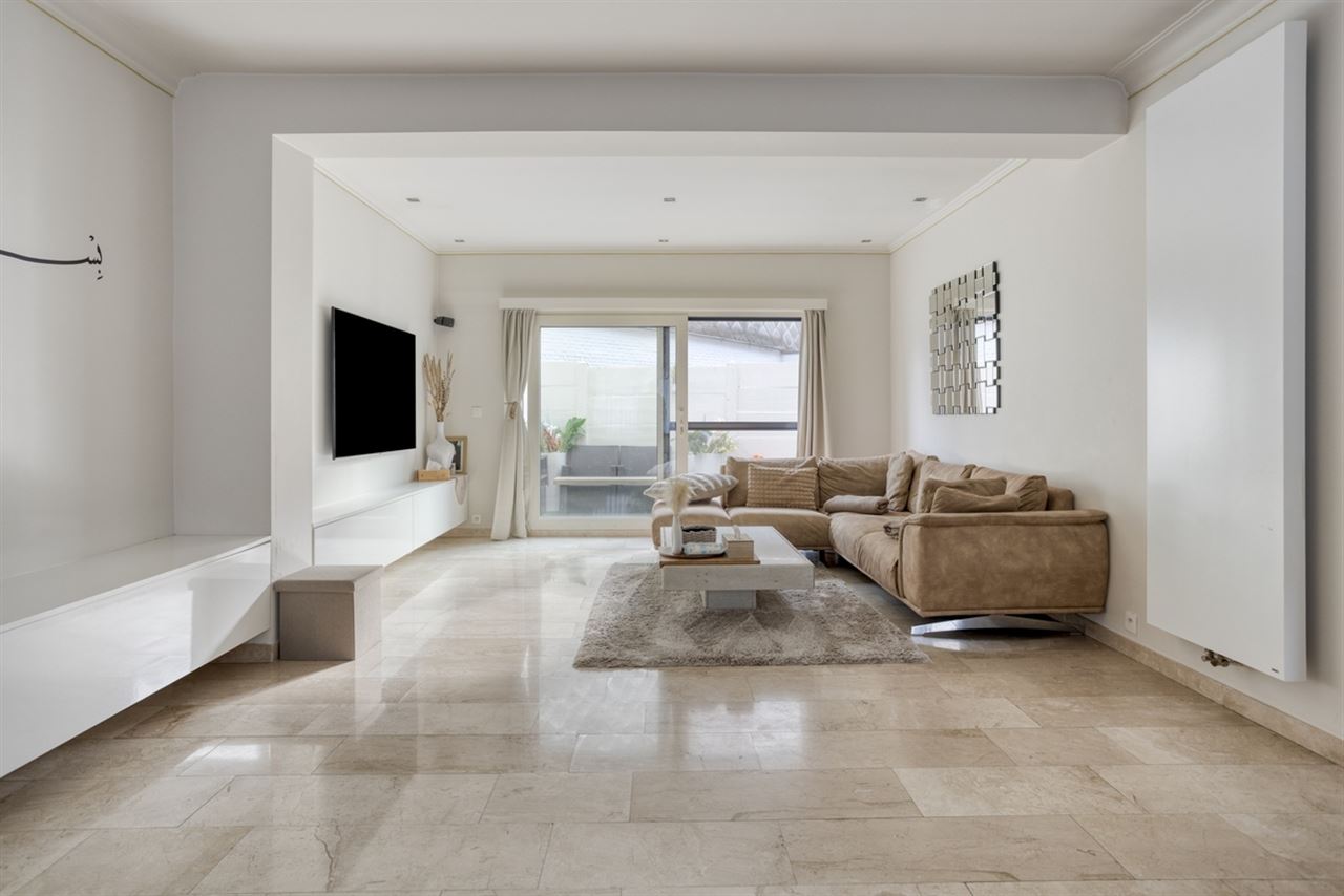 Lichtrijk en instapklaar appartement (120m²) met 3 slpk + koer