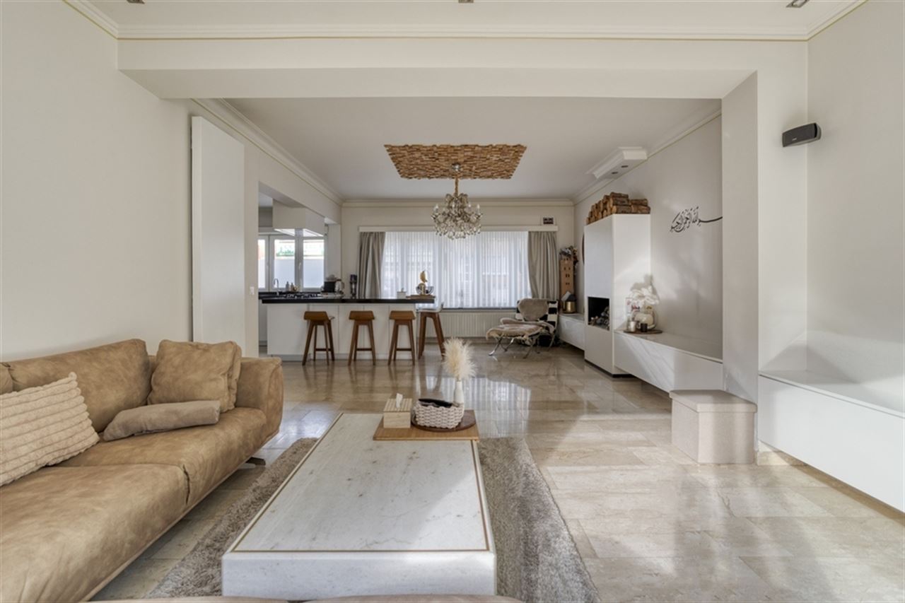 Lichtrijk en instapklaar appartement (120m²) met 3 slpk + koer