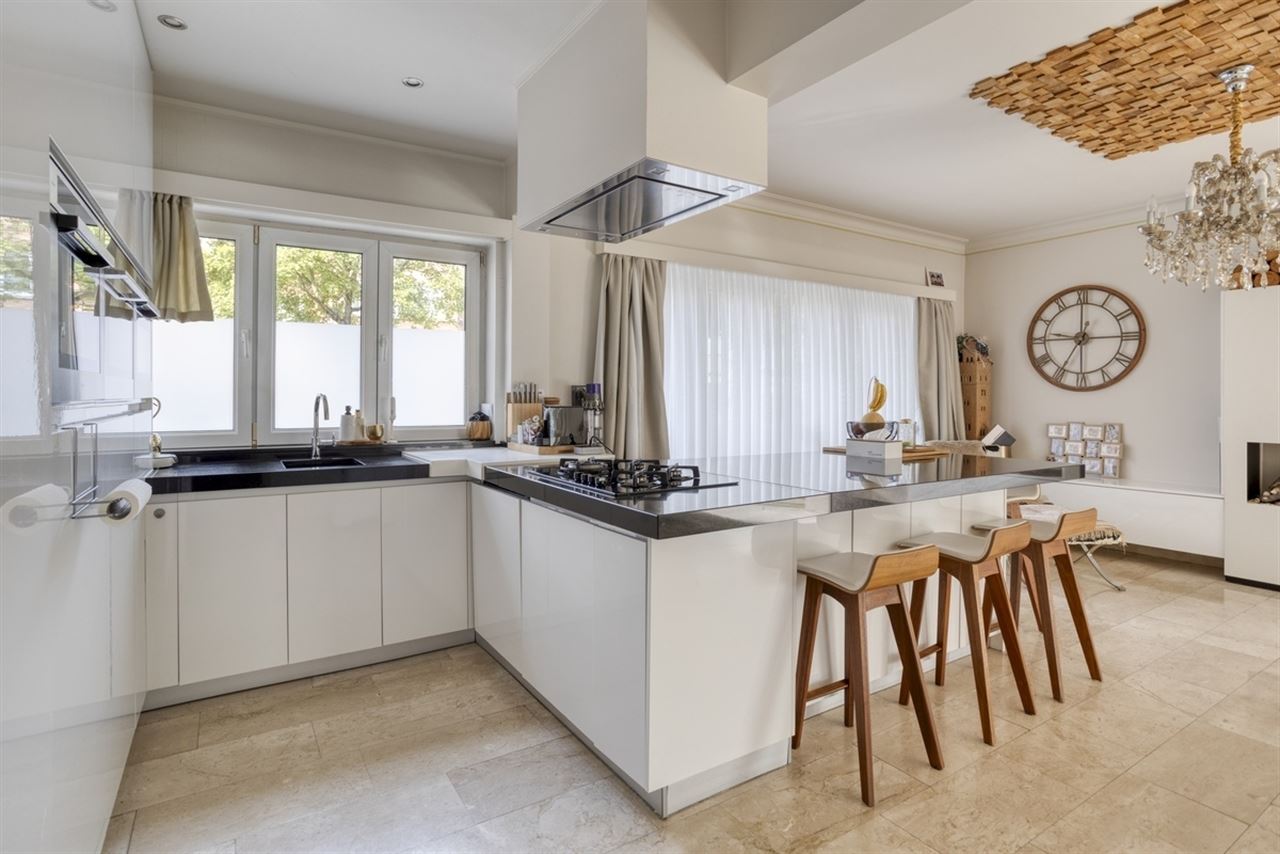 Lichtrijk en instapklaar appartement (120m²) met 3 slpk + koer