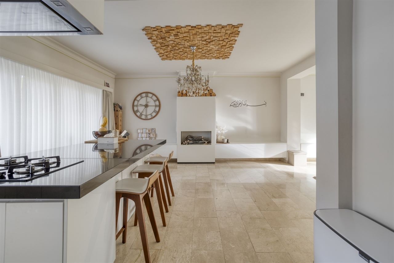 Lichtrijk en instapklaar appartement (120m²) met 3 slpk + koer