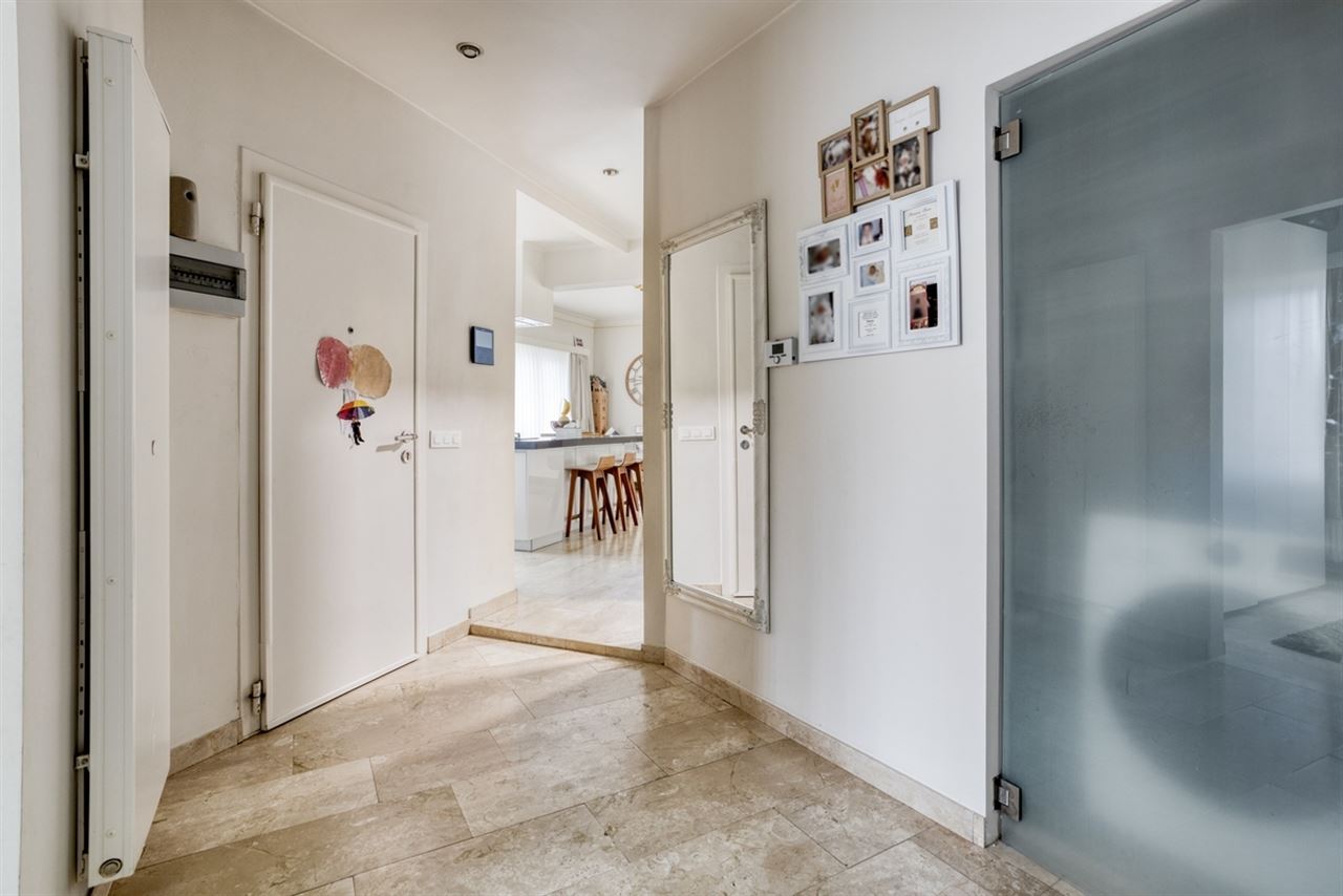 Lichtrijk en instapklaar appartement (120m²) met 3 slpk + koer
