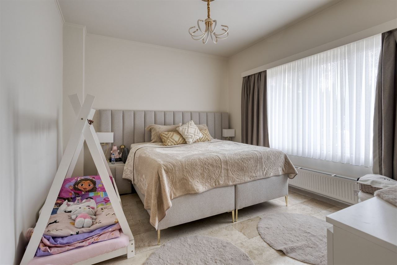 Lichtrijk en instapklaar appartement (120m²) met 3 slpk + koer