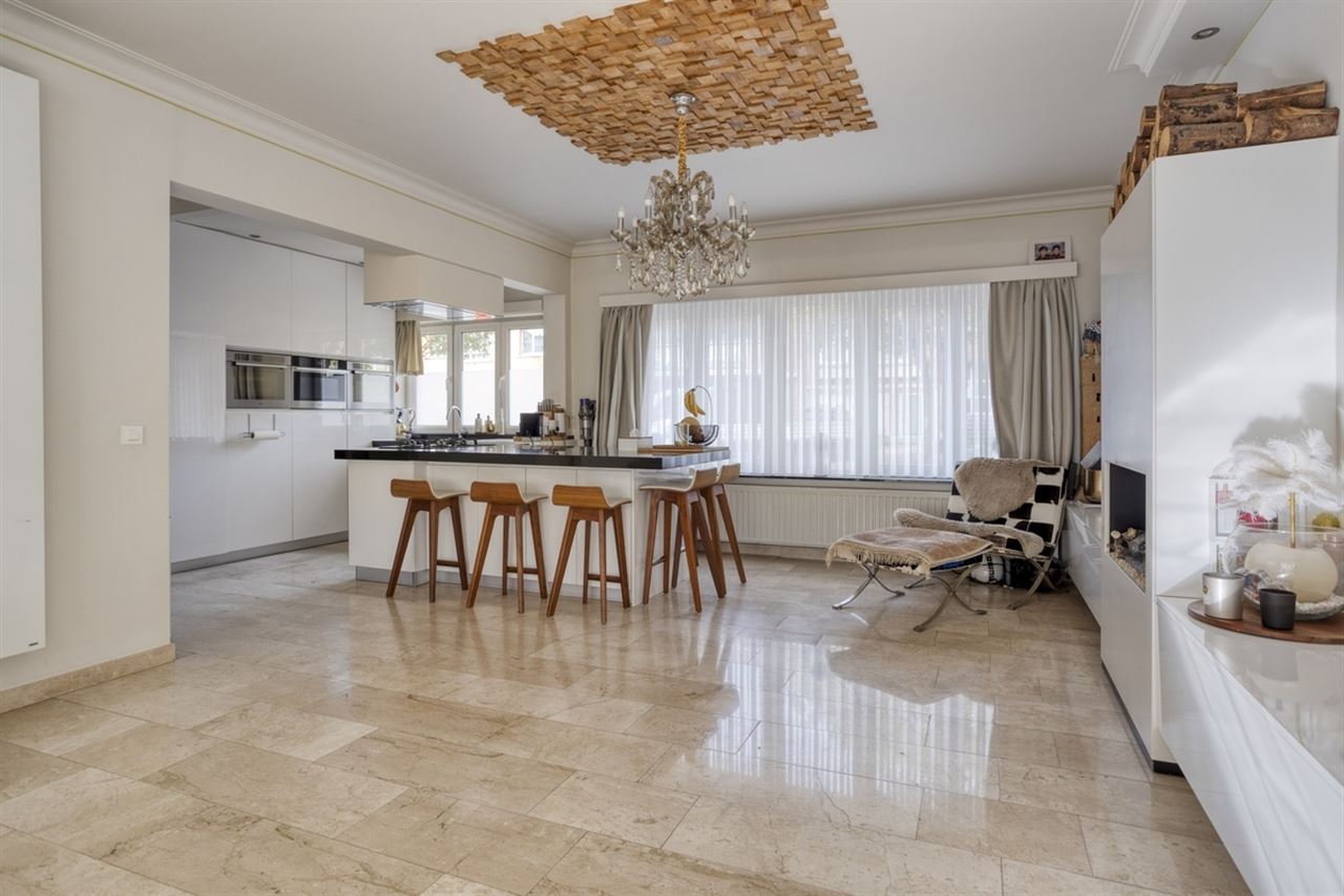 Lichtrijk en instapklaar appartement (120m²) met 3 slpk + koer