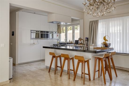 Lichtrijk en instapklaar appartement (120m²) met 3 slpk + koer