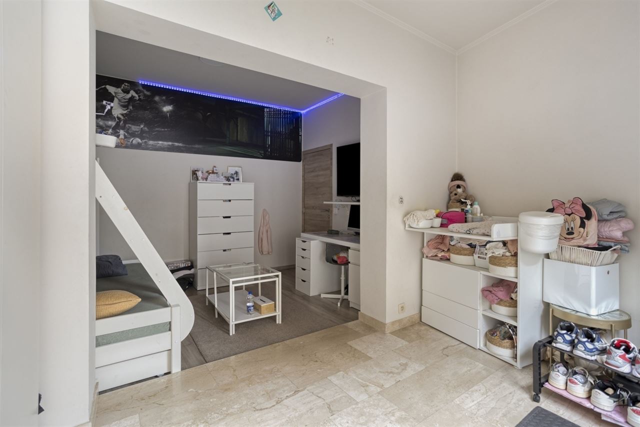 Lichtrijk en instapklaar appartement (120m²) met 3 slpk + koer