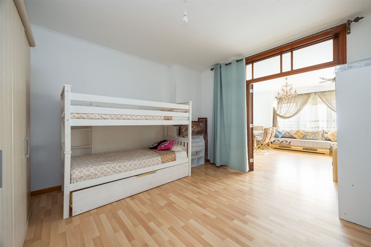 APPARTEMENTSGEBOUW BESTAANDE UIT 4 RUIME APP