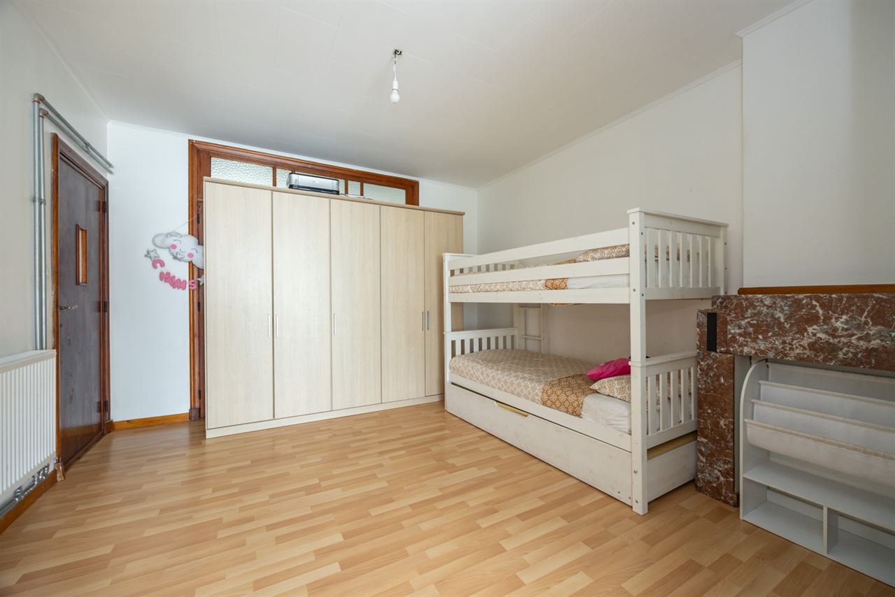 APPARTEMENTSGEBOUW BESTAANDE UIT 4 RUIME APP