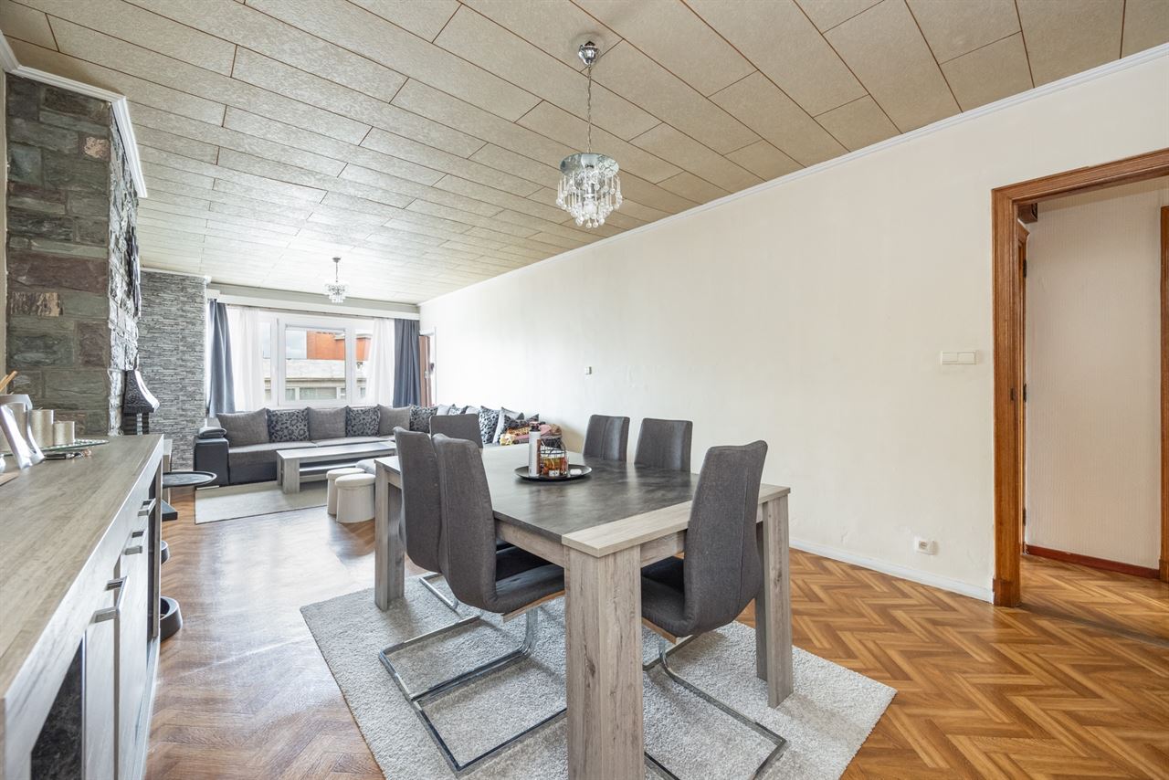 APPARTEMENTSGEBOUW BESTAANDE UIT 4 RUIME APP