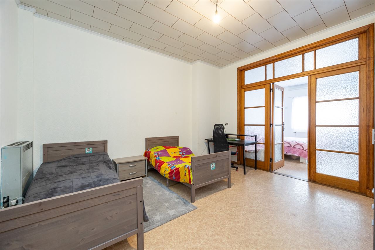 APPARTEMENTSGEBOUW BESTAANDE UIT 4 RUIME APP