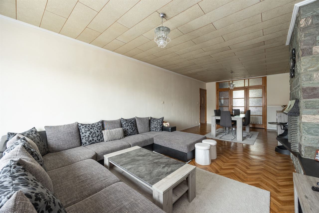 APPARTEMENTSGEBOUW BESTAANDE UIT 4 RUIME APP