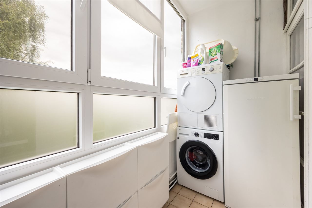 APPARTEMENTSGEBOUW BESTAANDE UIT 4 RUIME APP