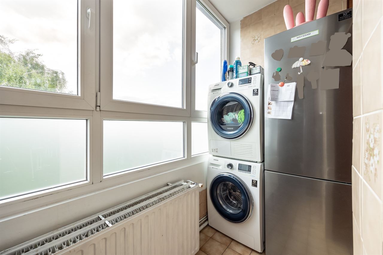 APPARTEMENTSGEBOUW BESTAANDE UIT 4 RUIME APP