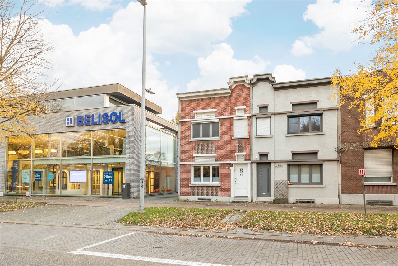 Instapklare halfopen woning met 2/3 slpk + grote tuin