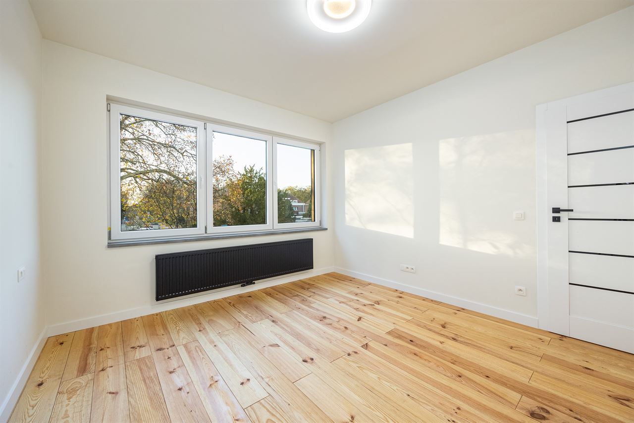 Gerenoveerde woning met unieke parkligging!