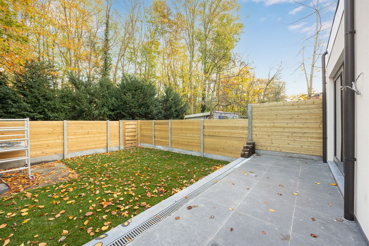 Gerenoveerde woning met unieke parkligging!